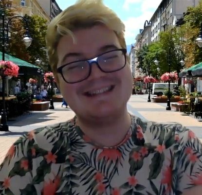 Нейтън от Великобритания отправи своя поздрав с "Нова година"